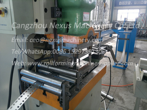 steel-wall-angle-roll-forming-machine-with-holes-4